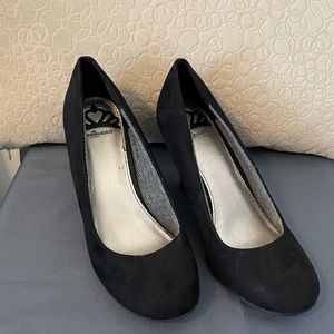 Black sued wedge heel